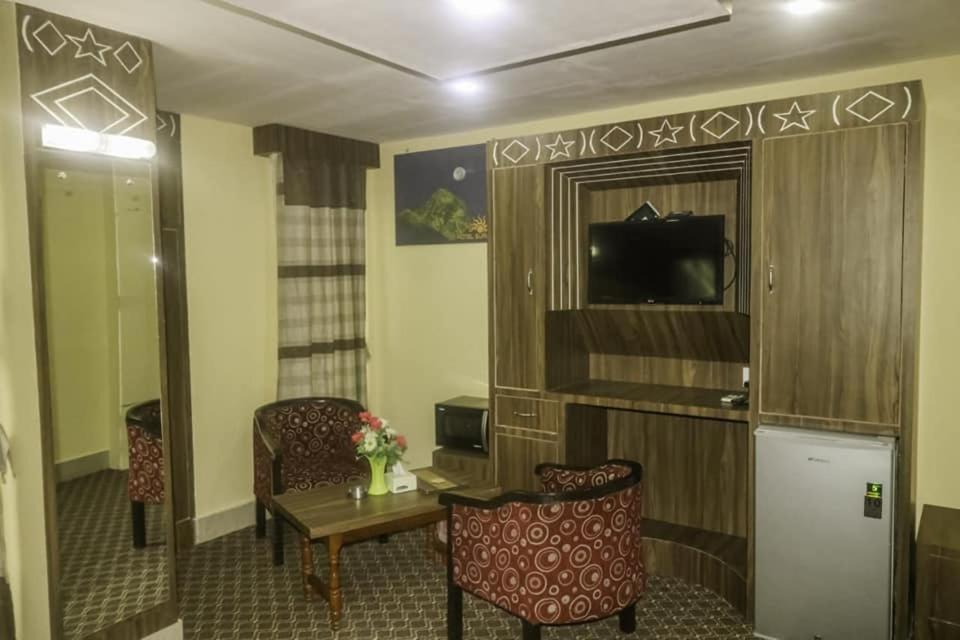 Hotel Suryansh Pvt Ltd Hetauda Ngoại thất bức ảnh